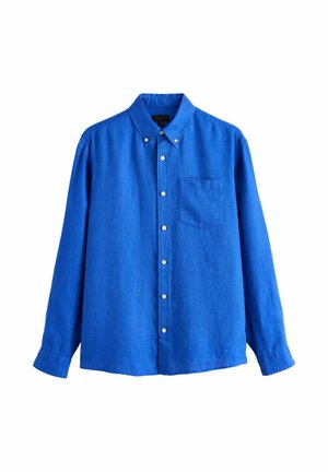 Hosszú ujjú kék gombos ing mellzsebbel és gombos gallérral, fehér háttéren bemutatva.