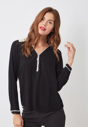CON ESCOTE EN V - Blusa - black