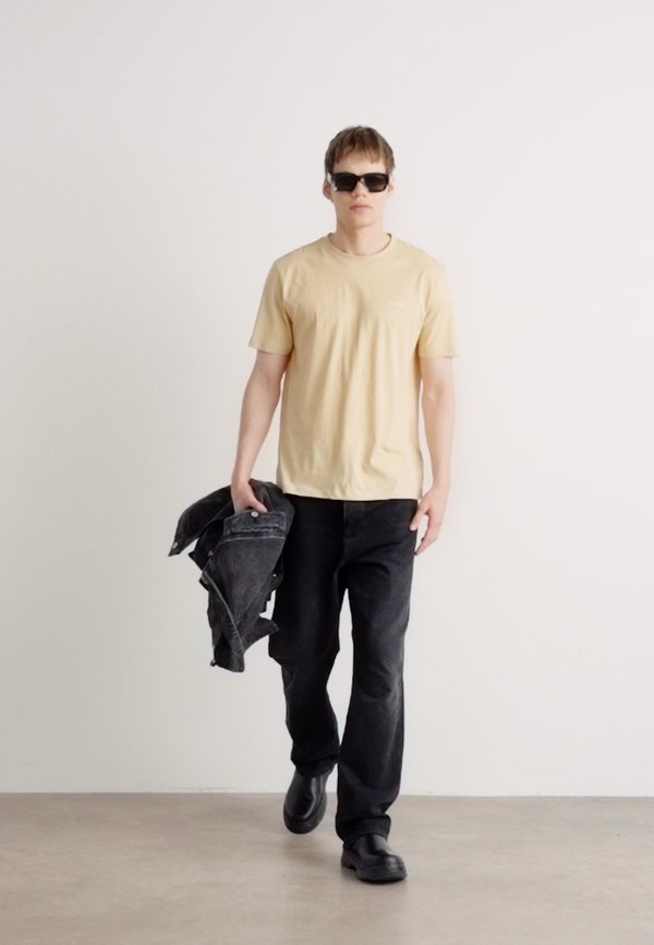 DERO - Basic T-shirt - open beige3