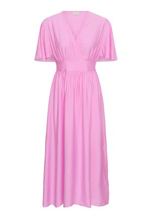 Robe midi rose avec décolleté en V, taille cintrée, manches courtes évasées et jupe fluide plissée.