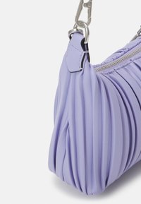 KARL LAGERFELD SMALL KUSHION - Torbica - sweet lavender