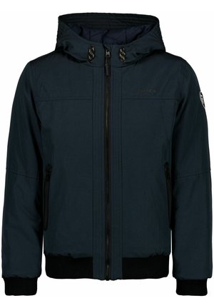 Granatowa kurtka z kapturem zapinana na zamek błyskawiczny, z regulowanym sznurkiem, kieszeniami na zamek po bokach, prążkowanymi mankietami i pasem, z małym logo na lewym rękawie.