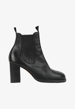 CELINE, Bottines - black