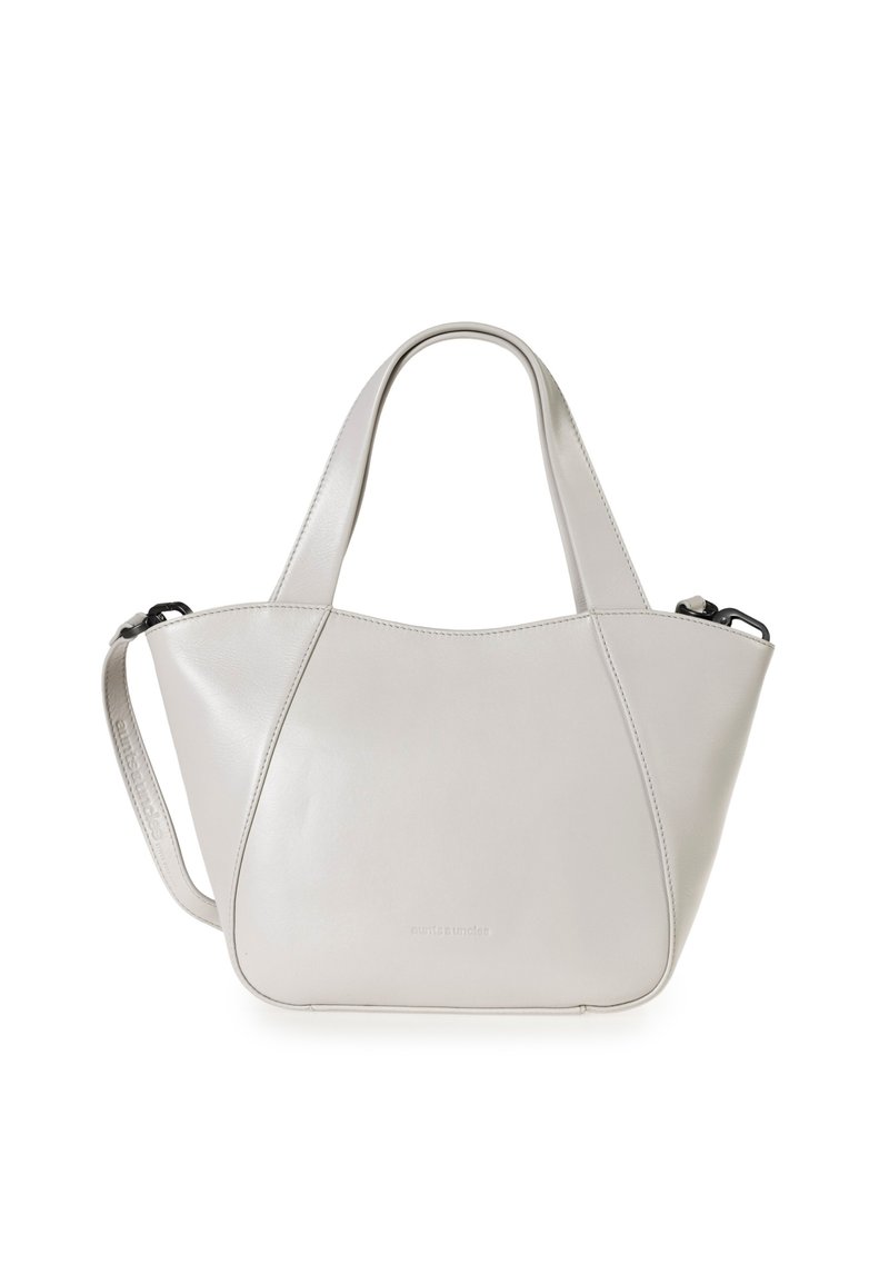 Borsa tote in pelle grigia chiara con una forma unica, doppi manici e una tracolla regolabile. Texture liscia con design minimalista.