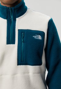 The North Face M YUMIORI 1/4 ZIP - Fleecetröja - white dune/midnight petrol/mallard blue