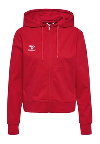 Rode rits hoodie gemaakt van katoenmix, met een frontzak, een hoodie met trekkoord en een wit logo op de linkerkant van de borst.