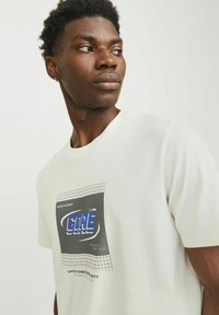 Jack & Jones Triko s potiskem - marshmallow