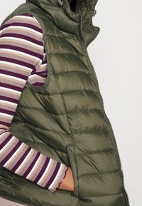 ONLY Petite Väst - dark green