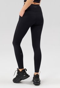 Even&Odd active ESSENTIAL FULL LENGTH HIGH RISE LEGGINGS WITH SIDE POCKET - Leggings - black
