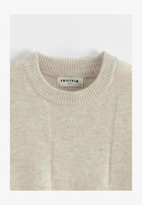 Sélectionné, beige