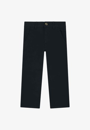 Zwarte broeken met een rechte pasvorm, gemaakt van een gladde stof. Heeft twee voorzakken en een knoopsluiting bij de tailleband. Geen patronen of accenten.