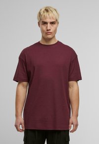 Urban Classics SHORTSLEEVE - Paprasti marškinėliai - cherry