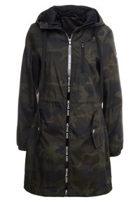 Donkergroen en zwarte camouflage hoodie-jack met een rits aan de voorkant, een ritszak op de borst, zijzakken met klep en een 'Michael Kors' merkrits.