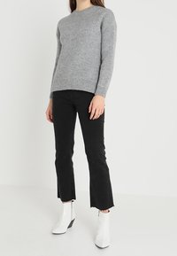 Mavi Sweter