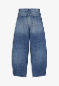 Blugi decolorati albastru închiși, cu croială largă, văzuți din spate, cu două buzunare în spate, găici pentru curea și talie înaltă.