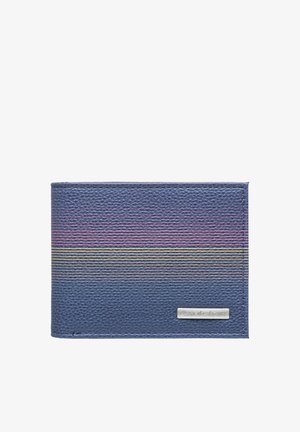 Cartera azul texturizada con franjas en gradiente horizontal en rosa, amarillo y morado. Acento de logo plateado en la parte frontal.