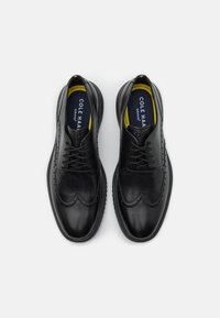 Cole Haan GRAND WINGTIP OXFORD - Rennot nauhakengät - black