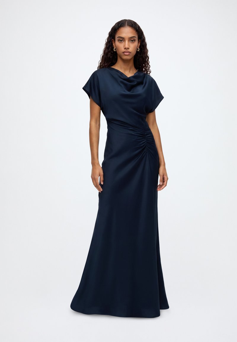 Forever New AVA GROWN ON SLEEVE MAXI DRESS - Maxi dress - navy/blue