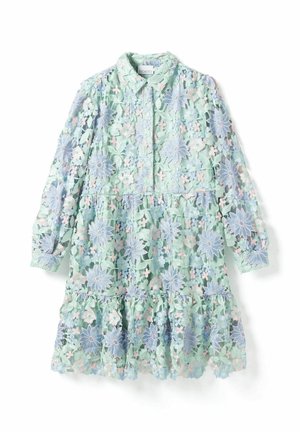 Lysegrøn langærmet kjole med pastelblåt og lyserødt blonder med blomsterprint, knappelukning foran, krave og lagdelt skørt.