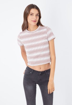 CORTO ESTAMPADO FANTASÍA CUELLO REDONDO Y MANGA CORTA - Camiseta estampada - rojo