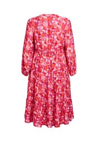 Gėlių rašto suknelė rožinės ir raudonos spalvų atspalviuose, su ilgomis rankovėmis, smulkinta juosmens dalimi ir daugiasluoksne sijono konstrukcija. Lengvas audinys.