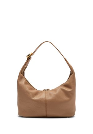 Hellbraune Leder-Schultertasche mit goldfarbenem Schnallendetail und Reißverschluss oben, mit genarbter Textur und weicher, lässiger Form.