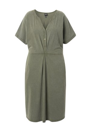 Oliwkowa sukienka z krótkim rękawem wykonana z miękkiej bawełny. Posiada dekolt w serek, guziki z przodu oraz elastyczną talię z fałdami.