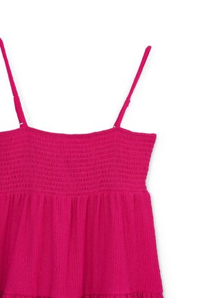 Canottiera fucsia con spalline sottili, dotata di corpino arricciato e gonna svasata. Realizzata in tessuto testurizzato con un design leggero e fluido.