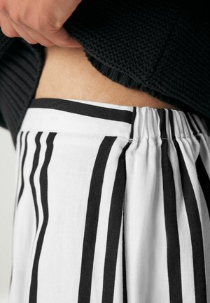 Next COLUMN - REGULAR FIT - Maksihame - black white
