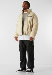 MJ Gonzales PUFFER- METAMORPHOSE - Vinterjakker - castle wall