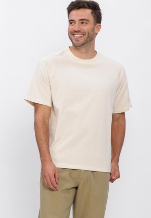 Anerkjendt ANERKJENDT HEREN T-SHIRTS AKVILLADS UNDYED SS TEE. - T-shirt basic -  tofu