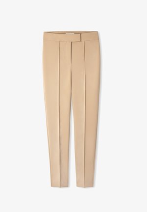 Beige maßgeschneiderte Hose mit glatter Textur, vorderen Falten, flachem Bund und geraden Beinen. Minimalistisches Design, keine sichtbaren Taschen.
