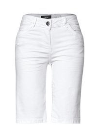 Shorts en denim blanc avec une coupe droite, un design à cinq poches et une fermeture par bouton à l'avant. Texture lisse et détails de couture simples.