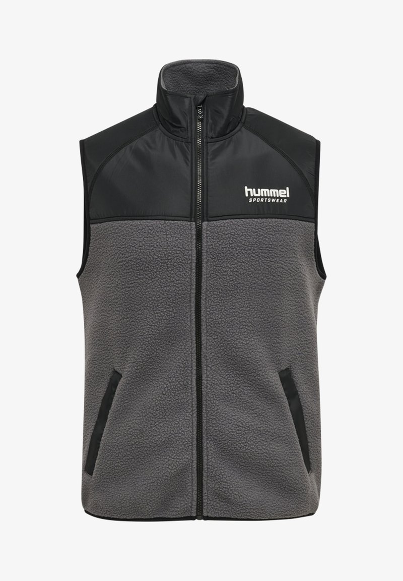 Grauer Fleece-Westen mit Schultern aus schwarzem Nylon, hohem Kragen, durchgehendem Reißverschluss, zwei Seitentaschen und "hummel sportswear"-Logo auf der linken Brust.