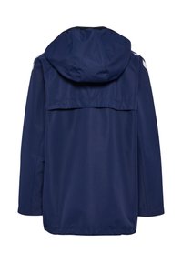 Veste à capuche bleu marine au toucher lisse, avec un dos long, des cordons de serrage ajustables et des poches latérales.