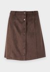 ONLINA SUEDE BUTTON SKIRT - Miniseelik - chocolate brown