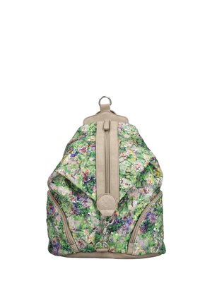 Sac à dos avec motif floral multicolore, accents en cuir beige, fermeture éclair verticale à l'avant et deux poches latérales zippées.