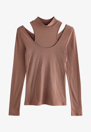 Hosszú ujjú felső tompa rozsdaszínben, bordázott textúrával, álcázott gallérral és jellegzetes kivágott váll dizájnnal.