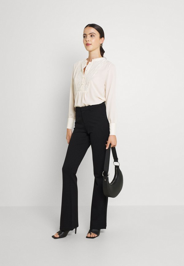 ONLELORA-VIKA SUPER FLARE PANT  - Trousers4