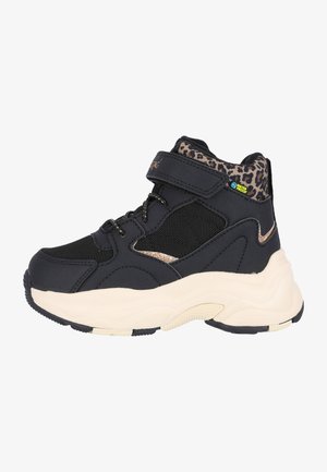 Sorte højtop sneakers med en tekstureret overflade, vandtætte detaljer, leopardprint trim og en kraftig cremefarvet sål. Features velcrolukning.