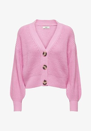 Pletený cardigan světle růžové barvy s výstřihem do V, balónovými rukávy a třemi velkými kulatými dekorativními knoflíky na přední straně.
