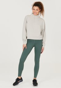 Endurance Trikoot - balsam green