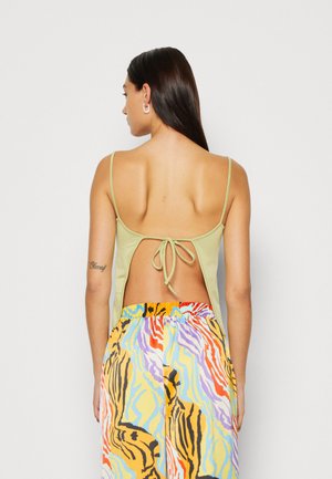 Weekday DUA OPEN BACK - Débardeur - green yellowish