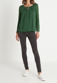 More & More Bluse - green