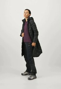 Peak Performance HELIUM COAT - Manteau en duvet - black