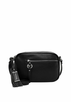 Černá kožená kabelka přes rameno se stříbrným zipem a kulatým kovovým kroužkem, s třásní a nastavitelným ramenním popruhem.