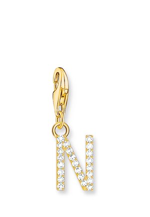 Goldener Anhänger mit Verschluss und dem Buchstaben N, bedeckt mit kleinen klaren Kristallen, zum Befestigen an Armbändern oder Halsketten.