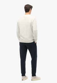 Superdry & Co ESSENTIAL LOGO JOGGERS - Trainingsbroek - eclipse navy
