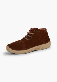 Stivaletti in suede marrone con design stringato, suola in gomma beige e dettagli di cucitura. Presentano una punta rotonda e occhielli in metallo per i lacci.
