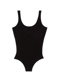 Costume intero nero con spalline larghe, scollatura rotonda e dettagli arricciati in vita. Tessuto liscio con silhouette aderente.